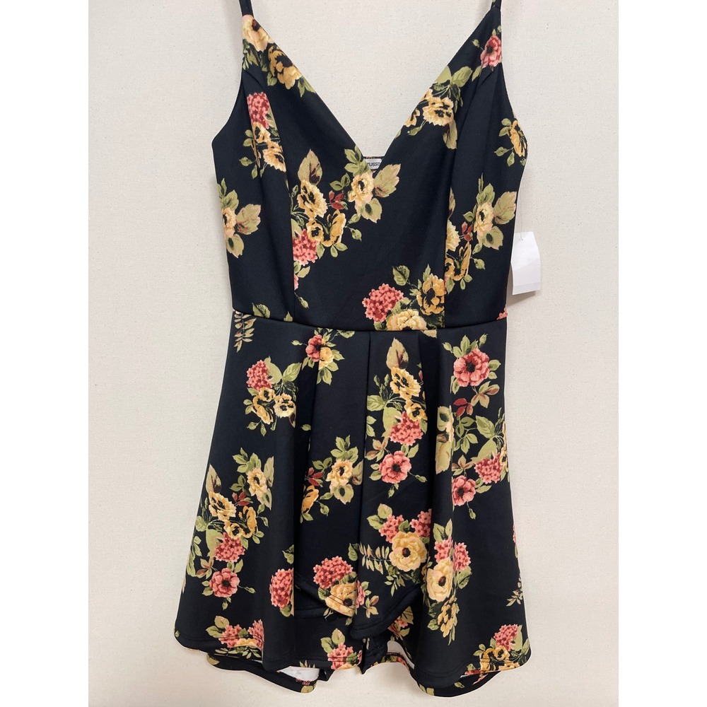 Charlotte Russe Floral Romper Black V-Neck Spaghetti Strap Sleeveless Small NWT